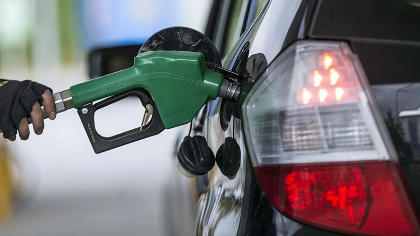 Akaryakıt fiyatlarında yeni artış kapıda. Sektör kaynaklarına göre motorinin litre
