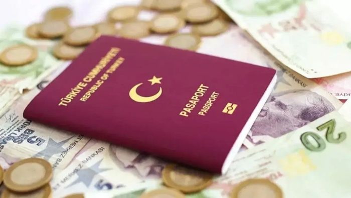 Türk vatandaşlarının Balkanlar’daki gözde tatil destinasyonlarından Karadağ’da seyahat kuralları değişiyor.