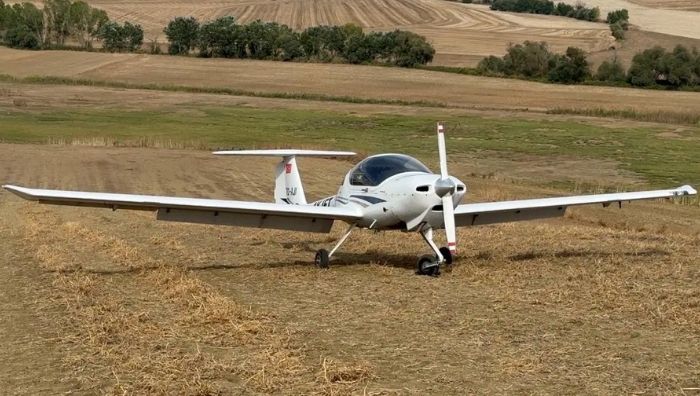 Tekirdağ’ın Süleymanpaşa ilçesinde eğitim uçuşu gerçekleştiren özel bir uçuş okuluna
