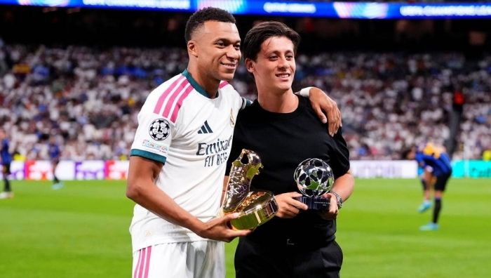 Real Madrid’in yıldızı Kylian Mbappe, Fransız basınına verdiği röportajda geleceğin