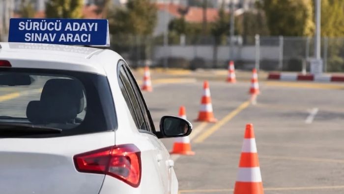 Direksiyon sınavında sonucu sisteme “başarısız” olarak işlenen sürücü adayının itirazı