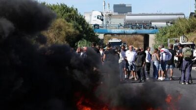 Fransa’da yükselen akaryakıt fiyatları balıkçıların tepkisini büyüttü. Ülkenin güneyindeki Frontignan
