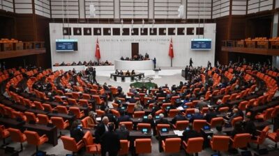 Fon krizinden etkilenen yatırımcıların alacaklarının ödenmesi için AK Parti'nin yaklaşık
