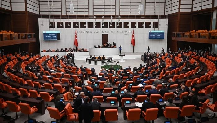 Fon krizinden etkilenen yatırımcıların alacaklarının ödenmesi için AK Parti'nin yaklaşık