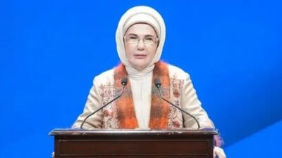 Emine Erdoğan, 1 Ekim Dünya Yaşlılar Günü dolayısıyla yayımladığı mesajda,